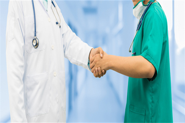 第一次美國(guó)試管嬰兒醫(yī)院探訪：高昂費(fèi)用讓人心碎？避坑＋成功率全揭秘